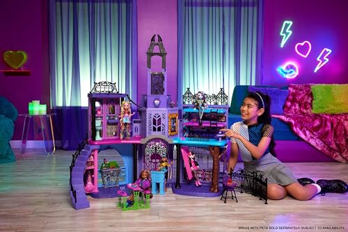 Haunted High School Playset with 7 Play Areas & 35+ Pieces C8162