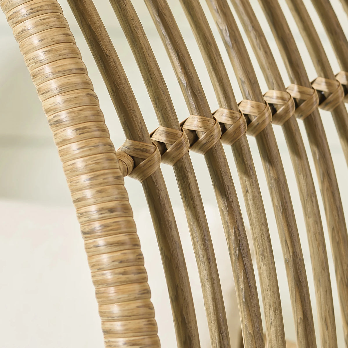 Round Wicker Outdoor Egg Chair P65708