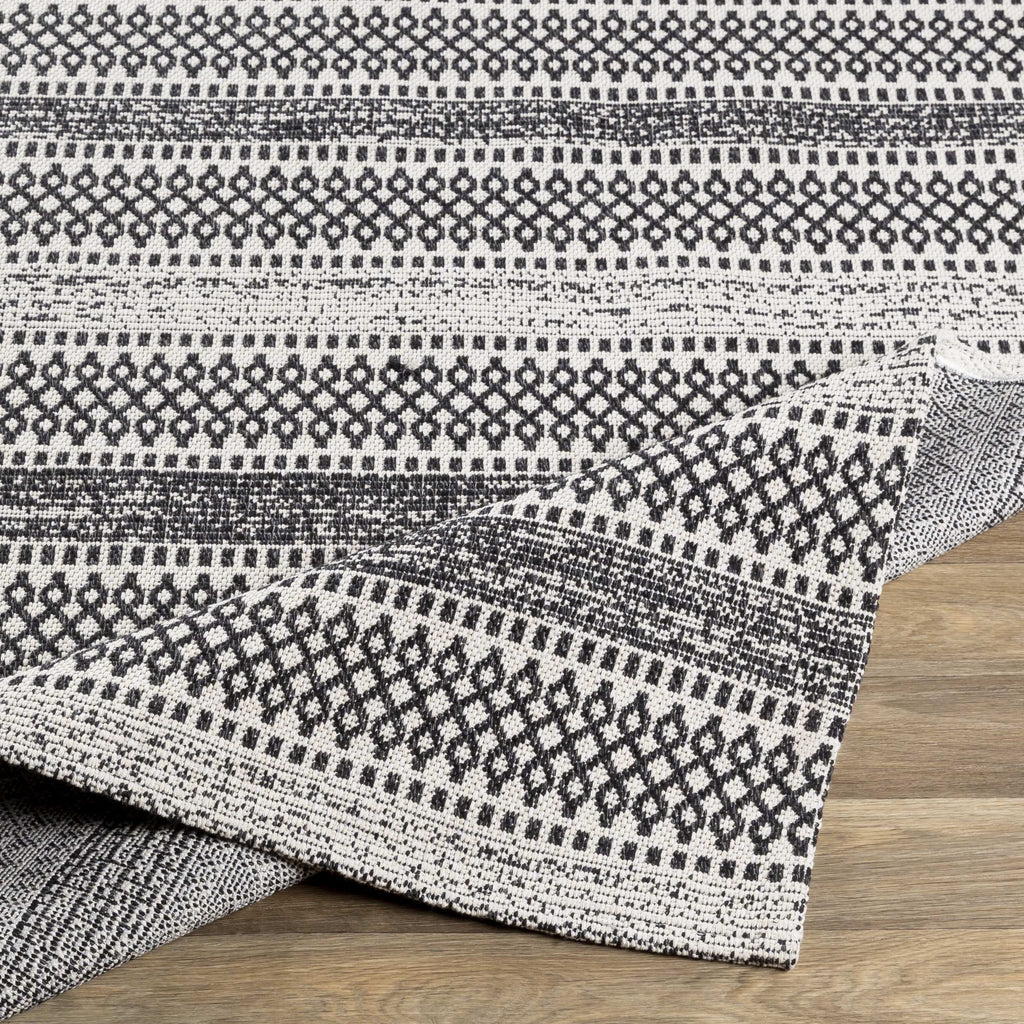 6x9 Black Area Rug M8050