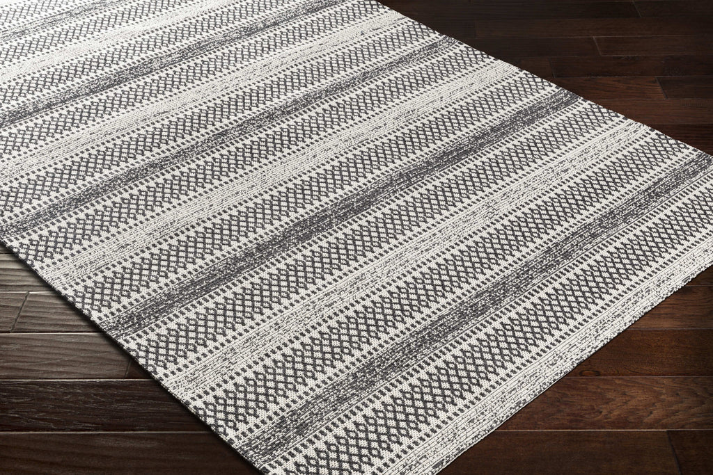 6x9 Black Area Rug M8050