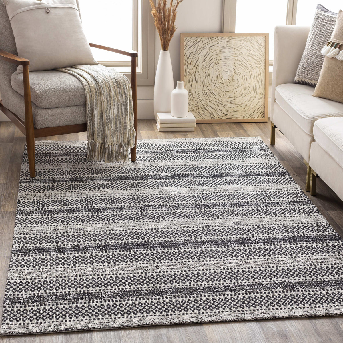 6x9 Black Area Rug M8050