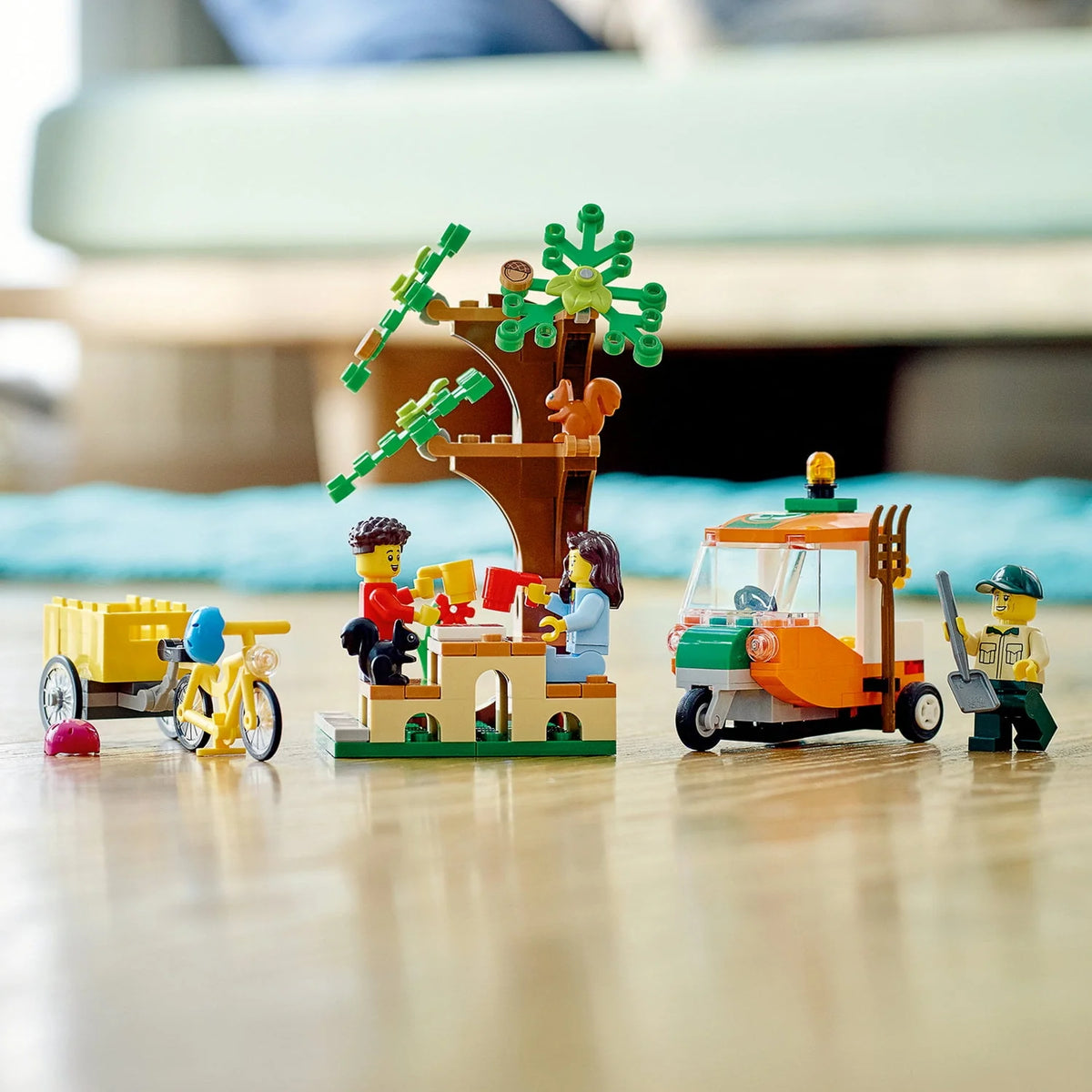 147 Piece Building Kit with 3 Minifigures S533733