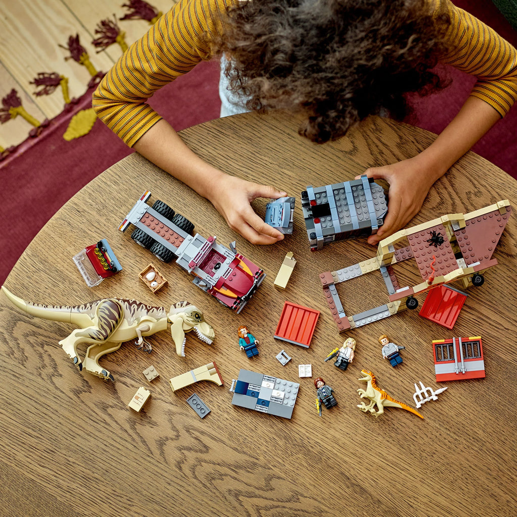 LEGO Jurassic World T. rex & Atrociraptor Dinosaur Breakout with 4 Minifigures B737156