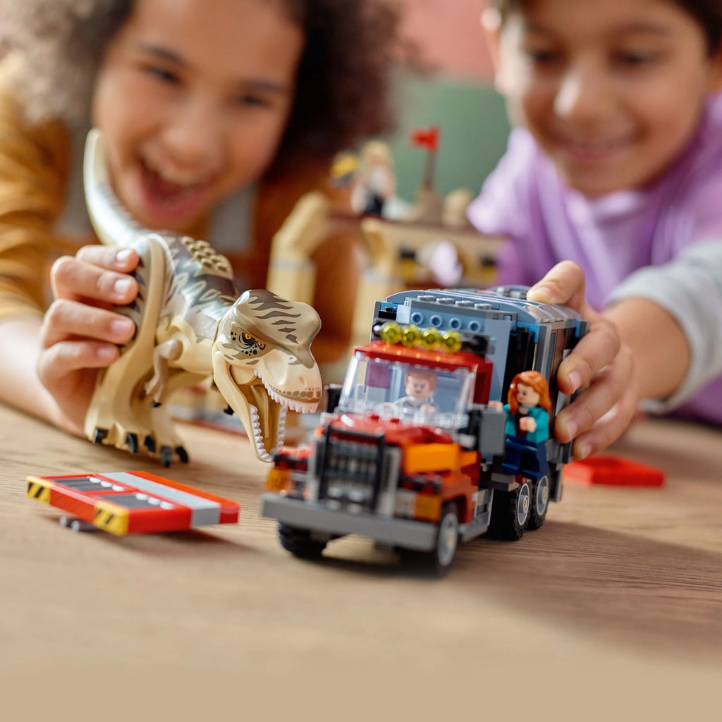 LEGO Jurassic World T. rex & Atrociraptor Dinosaur Breakout with 4 Minifigures B737156