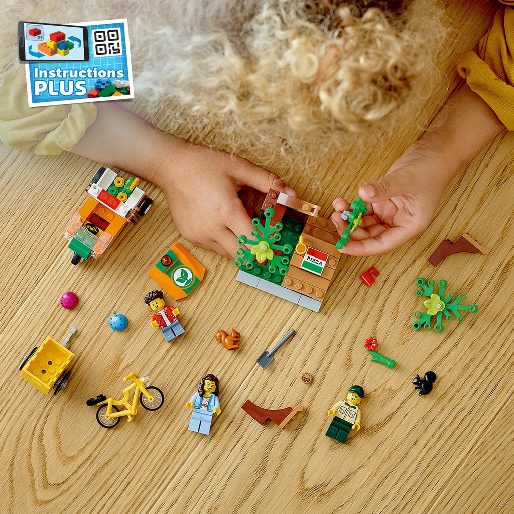 147 Piece Building Kit with 3 Minifigures S533733